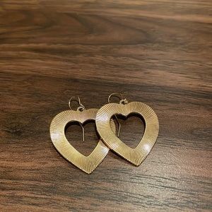 Miranda Frye dangle heart earrings